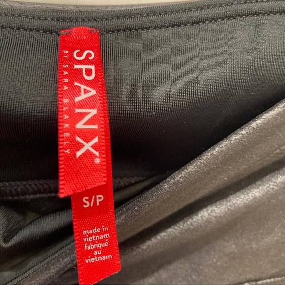 Spanx smoothing faux leather leggings Size small - Picture 6 of 10